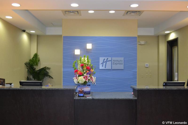 Holiday Inn Express And Suites Duncan Chickasha Bagian luar foto